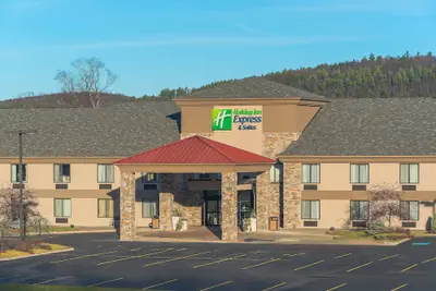 Photo 2 - Holiday Inn Express & Suites Cooperstown by IHG