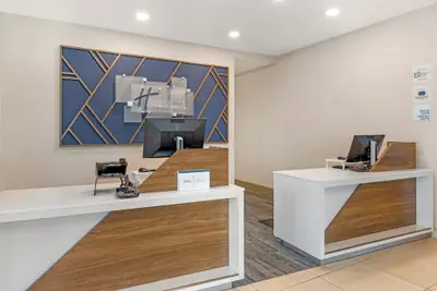 Photo 3 - Holiday Inn Express & Suites Astoria by IHG