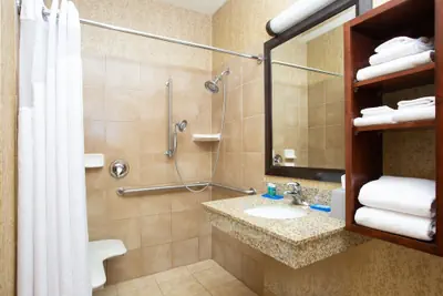 Photo 5 - Holiday Inn Express & Suites Astoria by IHG