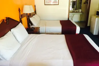 Photo 5 - Sunrise Inn