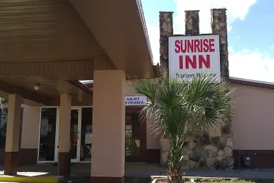 Photo 2 - Sunrise Inn