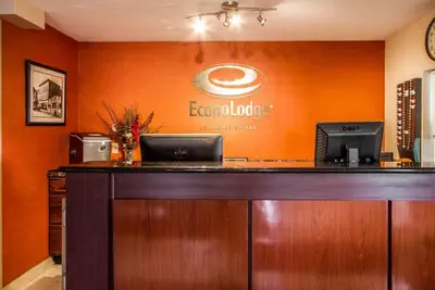 Photo 3 - Econo Lodge Freeport - Brunswick Area