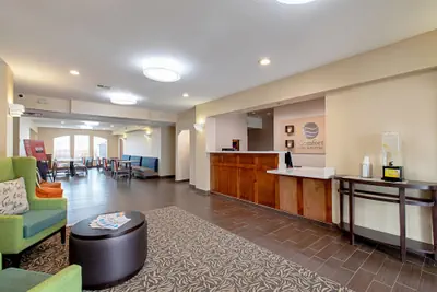 Photo 3 - Comfort Inn and Suites Fredericksburg