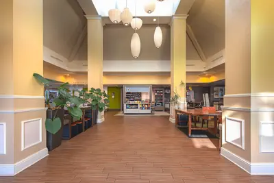 Photo 4 - Hilton Garden Inn Newport News