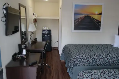 Photo 3 - Days Inn by Wyndham Santa Maria