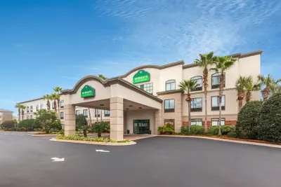 Photo 2 - Wingate by Wyndham - Destin FL