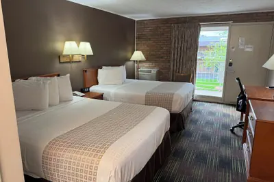 Photo 3 - South Shore Inn