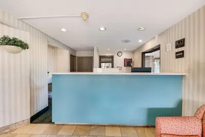Photo 5 - Rodeway Inn Columbus West