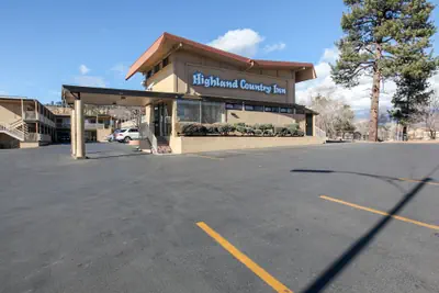 Photo 2 - Highland Country Inn