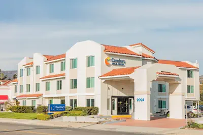 Photo 2 - Comfort Inn & Suites Ventura Beach