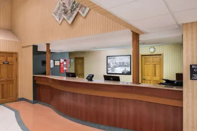 Photo 2 - Super 8 by Wyndham Troy IL/St. Louis Area