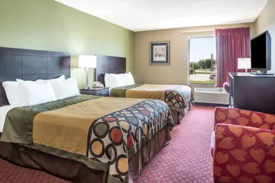Photo 5 - Super 8 by Wyndham Troy IL/St. Louis Area