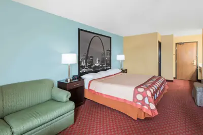 Photo 4 - Super 8 by Wyndham Troy IL/St. Louis Area