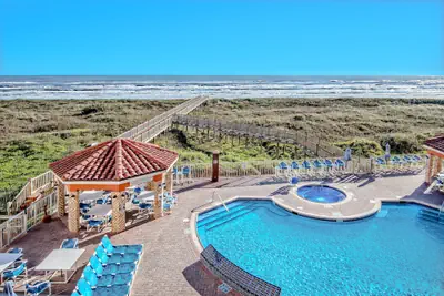 Photo 2 - La Copa Inn Beach Hotel