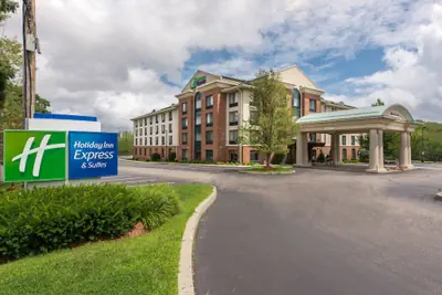 Photo 2 - Holiday Inn Express Hotel & Suites Auburn by IHG