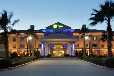 Photo 2 - Holiday Inn Express Hotel & Suites Pearland by IHG