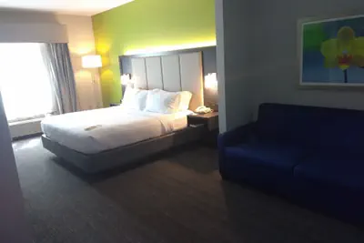 Photo 5 - Holiday Inn Express Hotel & Suites Pearland by IHG