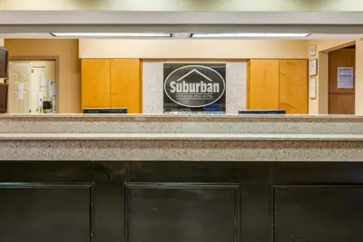 Photo 3 - Suburban Studios Avondale