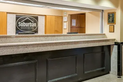 Photo 4 - Suburban Studios Avondale