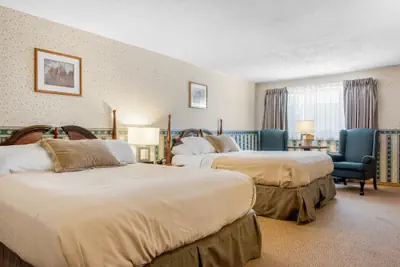 Photo 2 - Coachman Inn