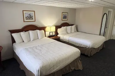 Photo 2 - Coachman Inn