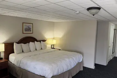 Photo 5 - Coachman Inn