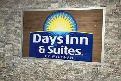 Photo 5 - Days Inn & Suites by Wyndham Williamsburg IA North