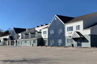 Photo 2 - Days Inn & Suites by Wyndham Williamsburg IA North
