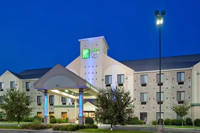 Photo 2 - Holiday Inn Express & Suites Elkhart by IHG