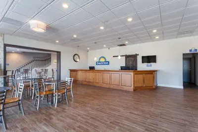 Photo 2 - Days Inn & Suites by Wyndham Lancaster Amish Country