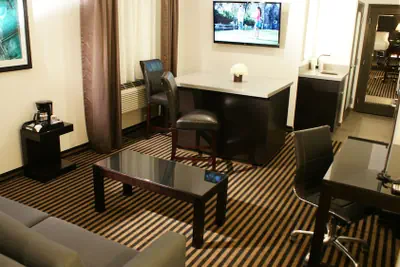 Photo 3 - Holiday Inn Express Hotel & Suites Hollywood Walk of Fame by IHG