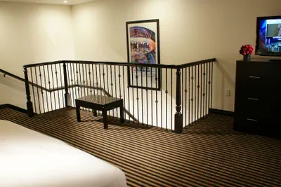 Photo 5 - Holiday Inn Express Hotel & Suites Hollywood Walk of Fame by IHG