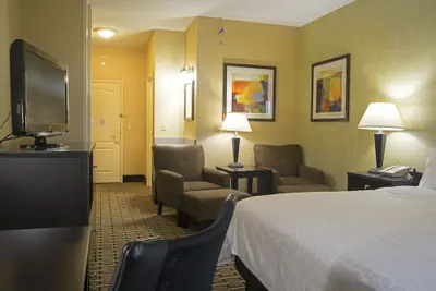 Photo 3 - Holiday Inn Express & Suites Sharon-Hermitage by IHG