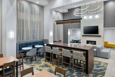 Photo 4 - Hampton Inn & Suites Cleveland-Beachwood