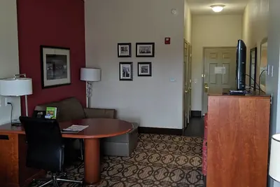 Photo 5 - La Quinta Inn & Suites by Wyndham North Platte