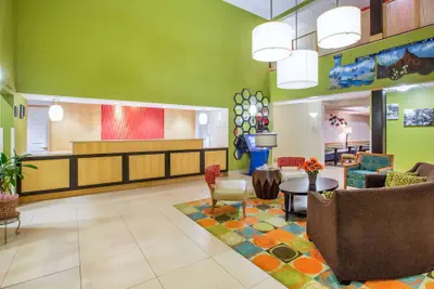 Photo 3 - La Quinta Inn & Suites by Wyndham North Platte