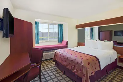 Photo 4 - Microtel Inn & Suites by Wyndham Holland