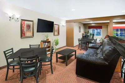 Photo 2 - Microtel Inn & Suites by Wyndham Holland