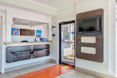 Photo 4 - Motel 6 Fort Worth, TX - White Settlement