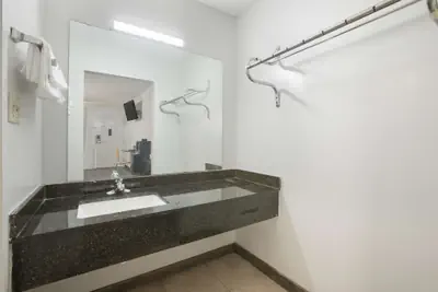 Photo 2 - Americas Best Value Inn Stockbridge