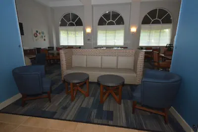 Photo 5 - Holiday Inn Express Hotel & Suites Warrenton by IHG