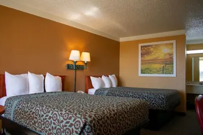 Photo 5 - Days Inn by Wyndham Hillsboro TX
