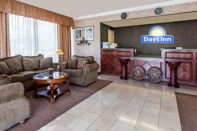 Photo 3 - Days Inn by Wyndham Hillsboro TX