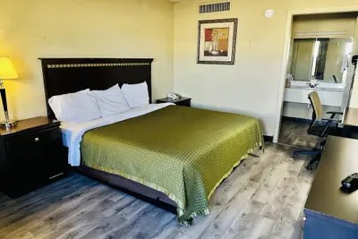 Photo 3 - Travel Inn Bristol near State St