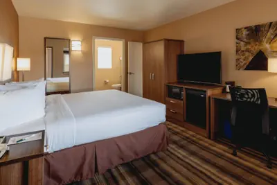 Photo 3 - Boulder University Inn