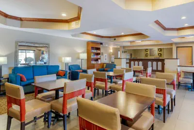 Photo 5 - Comfort Suites South Haven near I-96