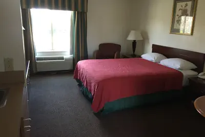 Photo 4 - Red Carpet Inn Chambersburg