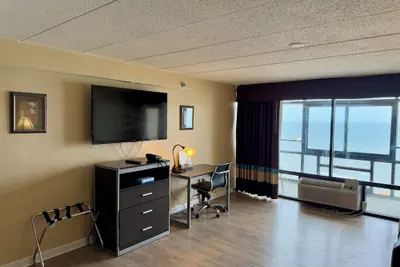 Photo 3 - Aquarius Hotel