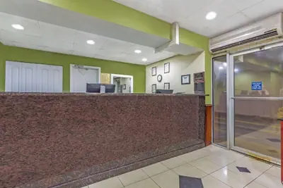 Photo 2 - Aquarius Hotel
