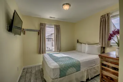 Photo 5 - Daytona Inn And Suites